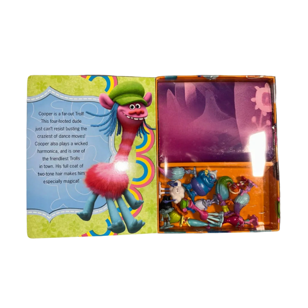 DreamWorks Trolls – My Busy Books Storybook, 12 Figurines & Playmat – inside contents