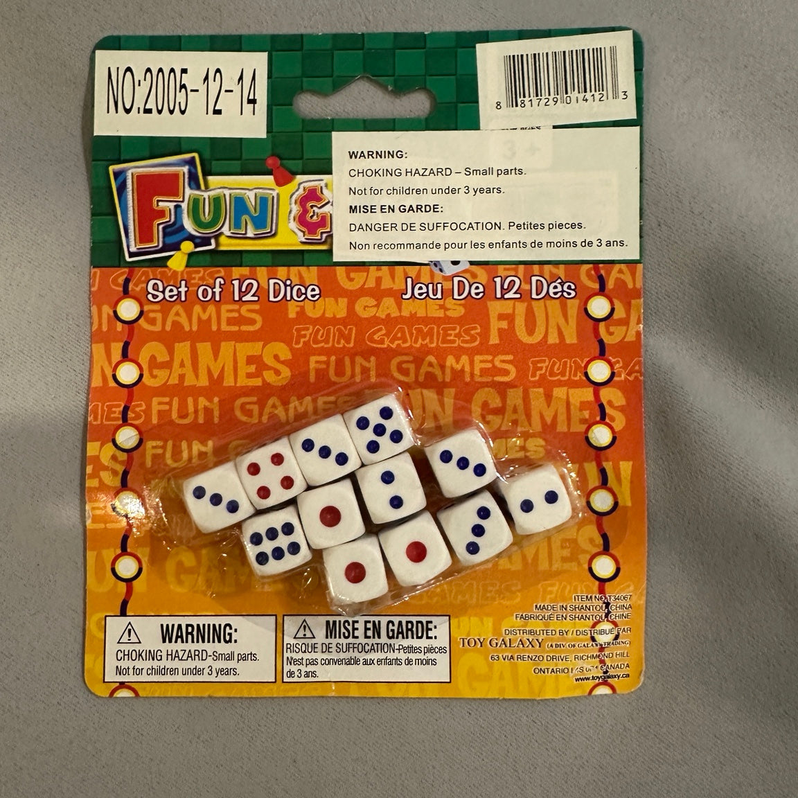 Fun Games Set of 12 Dice – White with Coloured Dots